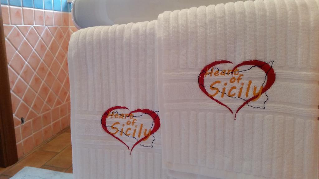 Heart Of Sicily Hotel Mistretta Room photo